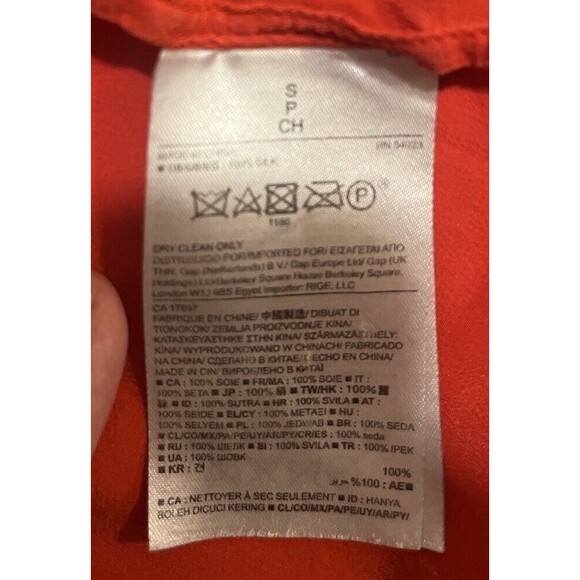 Banana Republic Women’s Red Silk Button Up Sz Small Luxury Classic Preppy Classy - Picture 5 of 9